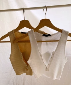 Lorlie TOPS KEEP IT CASUAL CROP TOP