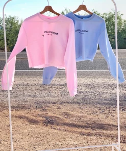 Lorlie GRAPHIC LOGO CROP SWEATSHIRT