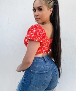 Lorlie TOPS BEYOND FLORALS CROP TOP