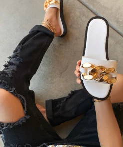 Lorlie SHOES HANDS ON THE LATEST WHITE CHAIN SANDAL