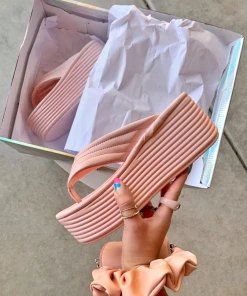 Lorlie HEAT & WAVES PINK THONG SANDAL