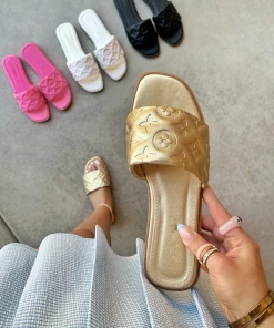 Lorlie WOMENS LUXE LIVING GOLD QUILTED SANDAL