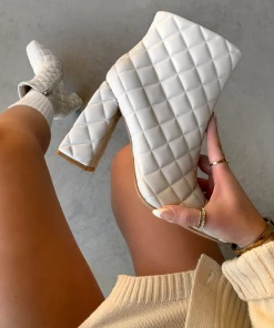 Lorlie WOMENS GIVING IT ALL CREAM QUILTED BOOTIES