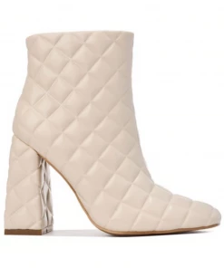 Lorlie WOMENS GIVING IT ALL CREAM QUILTED BOOTIES