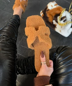 Lorlie WOMENS STAYING IN TAN SHERPA SLIDE SANDAL